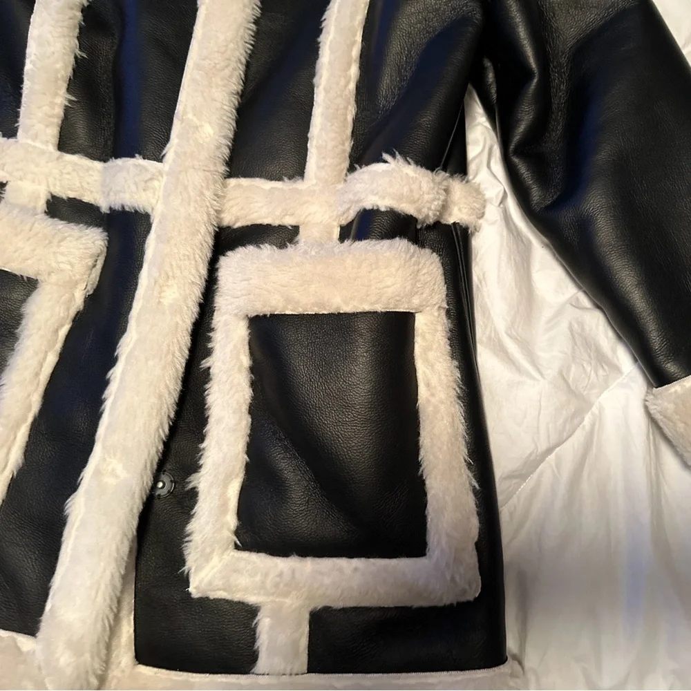 NWOT Abercrombie & Fitch Mid-length Vegan Leather & Shearling coat Women’s M - Picture 4 of 5